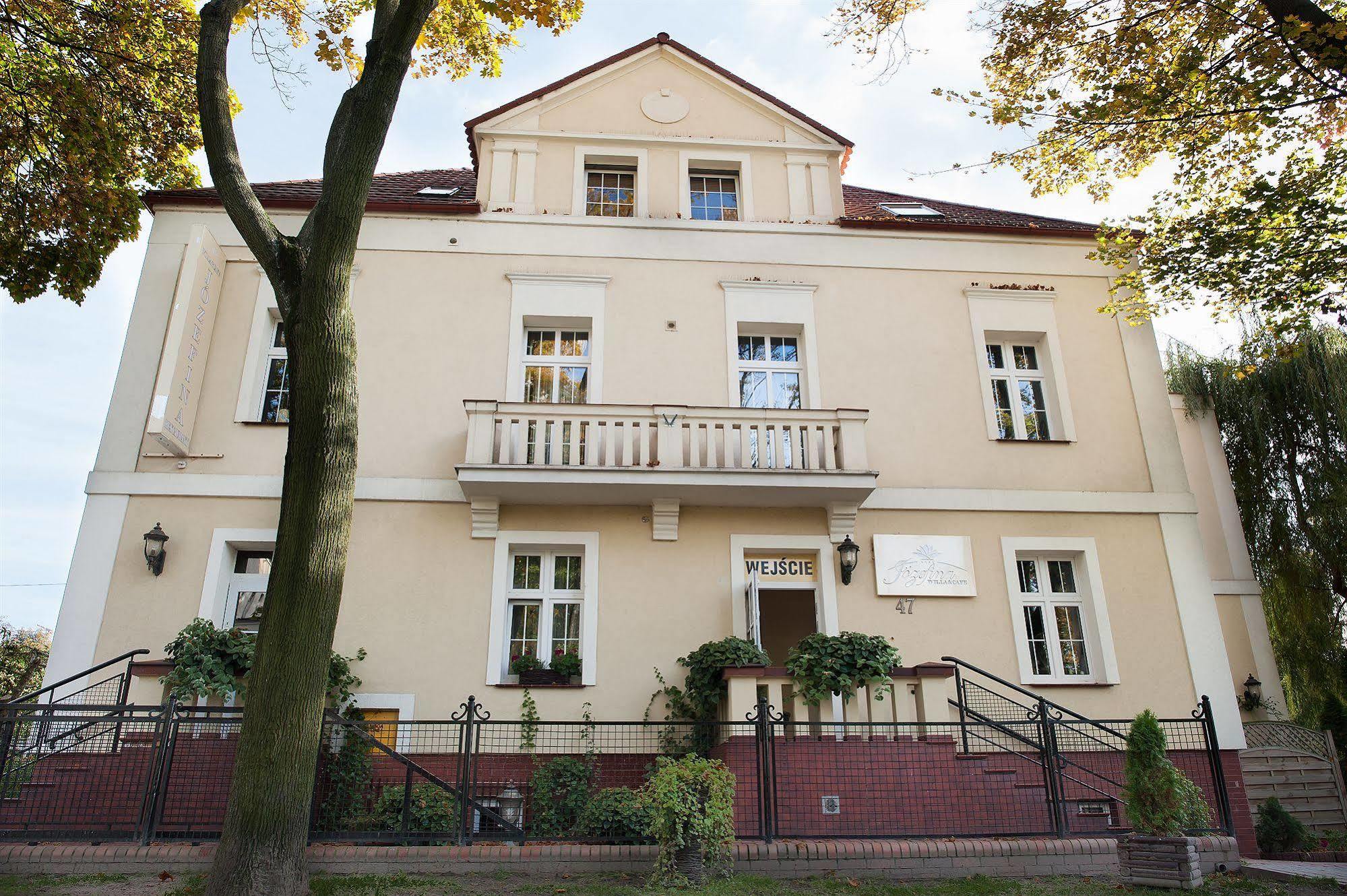 Willa Jozefina Inowroclaw Ngoại thất bức ảnh